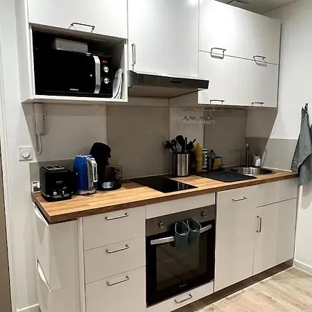 - L'ouest Apartment *